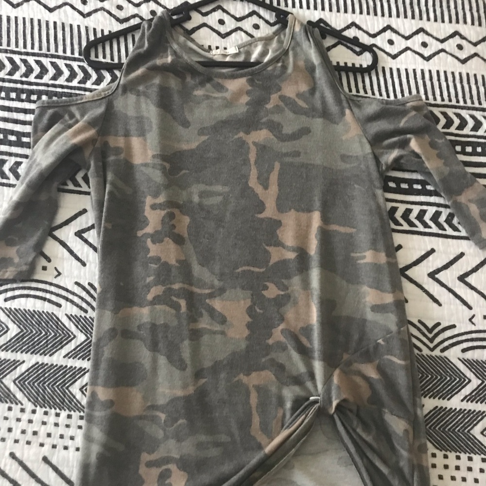 Cold shoulder top
